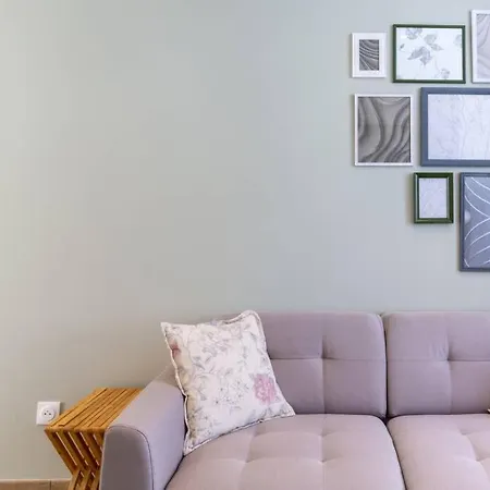 La Jument: Unique/ Magnifique Studio Avec Terrasse, Proche Des Facs Et Du Centre-ville Apartment *